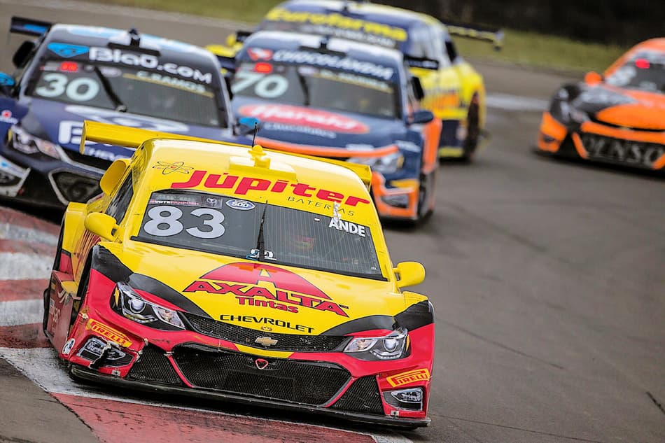 Gabriel Casagrande termina entre os 10 melhores em sua estreia na Crown Racing