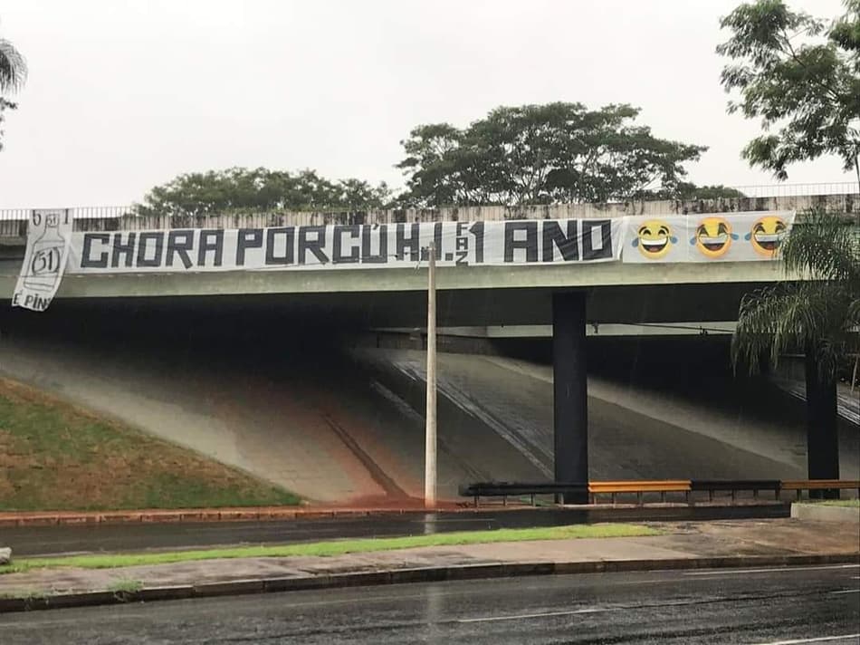 Olha a zoeira! Torcida do Corinthians tira onda com ‘PaulistinhaDay’