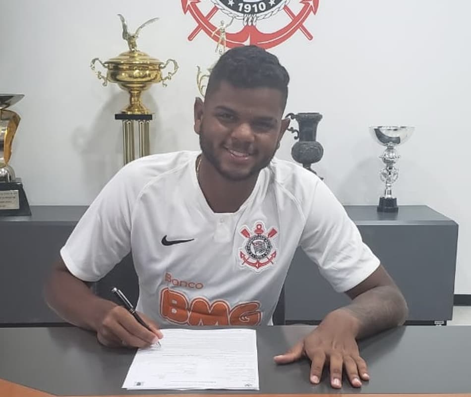 Artilheiro do sub-20 assina com o Corinthians até dezembro de 2021