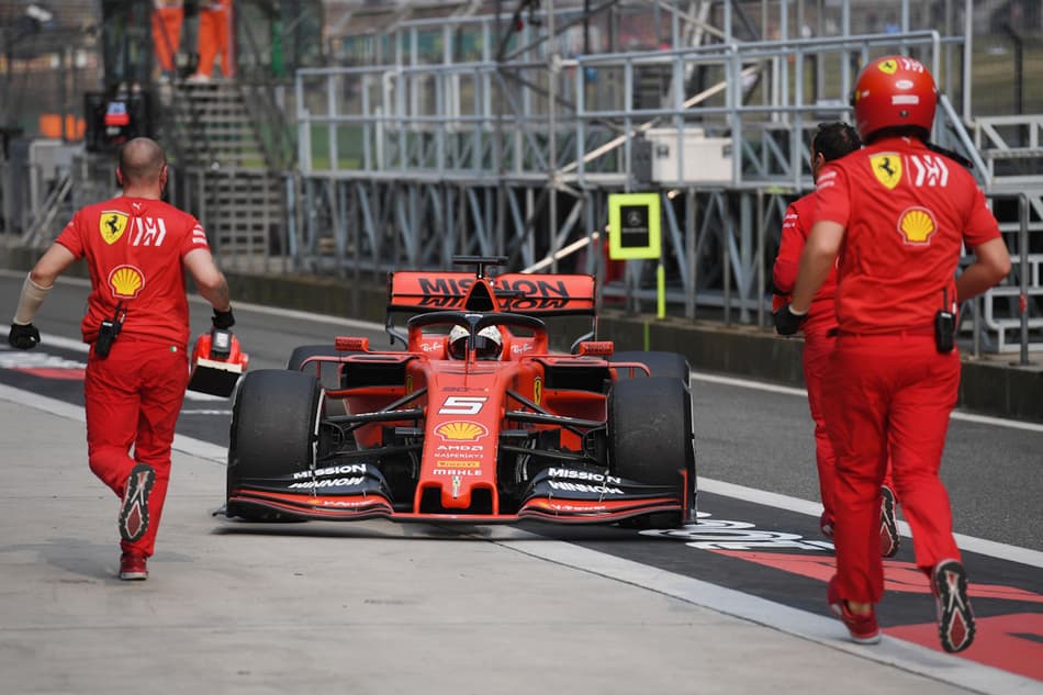 Vettel segue otimista com vantagem da Ferrari nas retas
