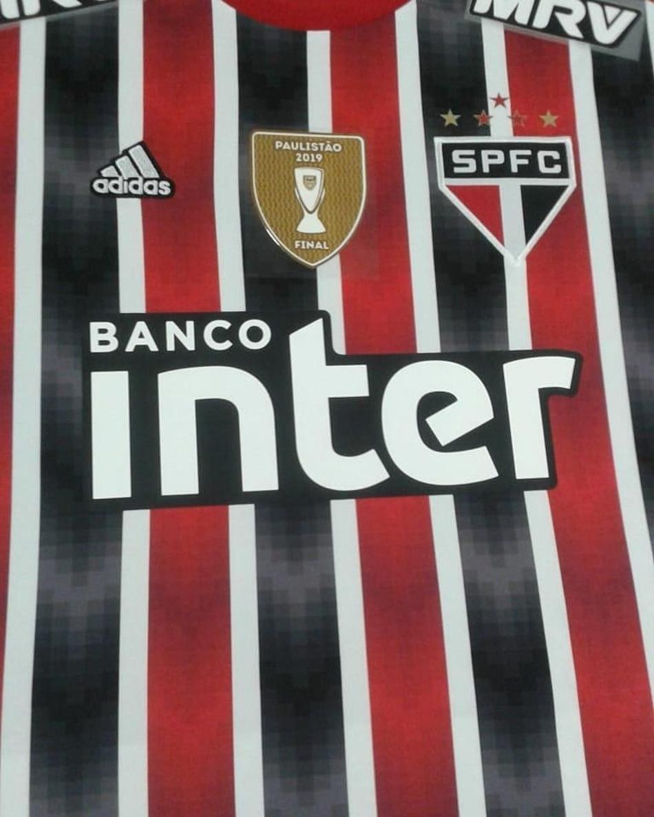 Nova camisa reserva do São Paulo deverá ter estreia no domingo; veja fotos