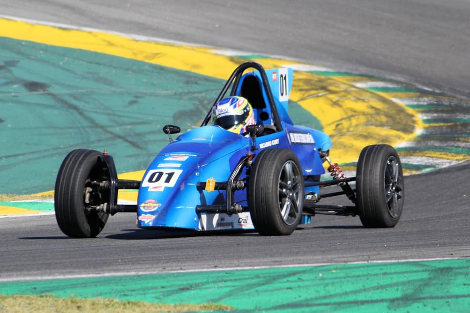 Fórmula Vee tem recorde com a chegada mais apertada da história da categoria no Brasil: 0.004 segundo