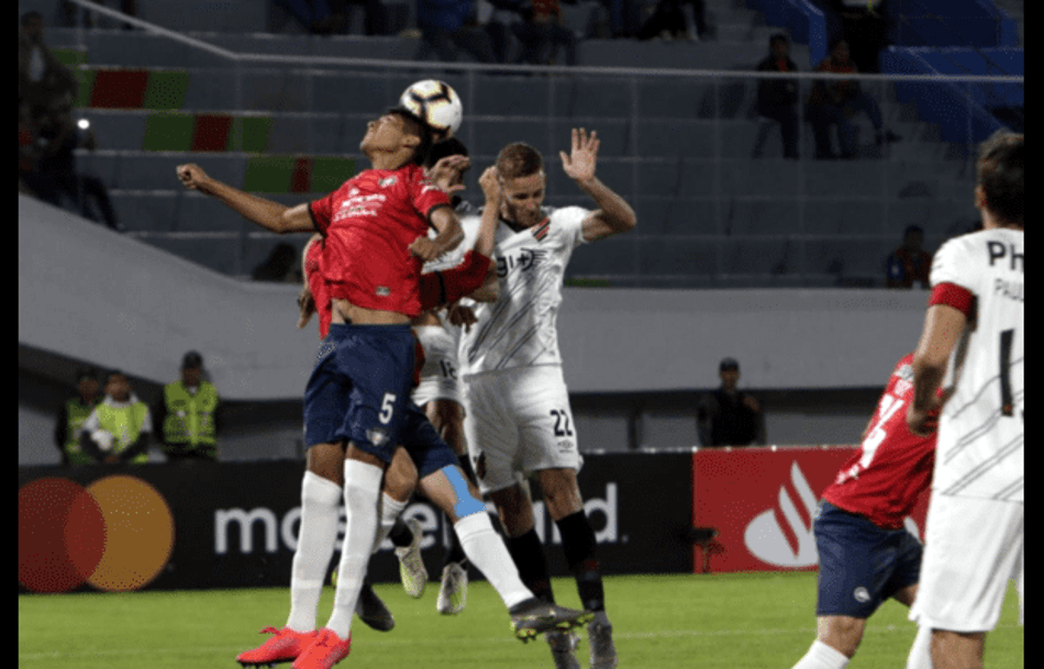 Em jogo de três pênaltis, Athletico perde para o Jorge Wilstermann
