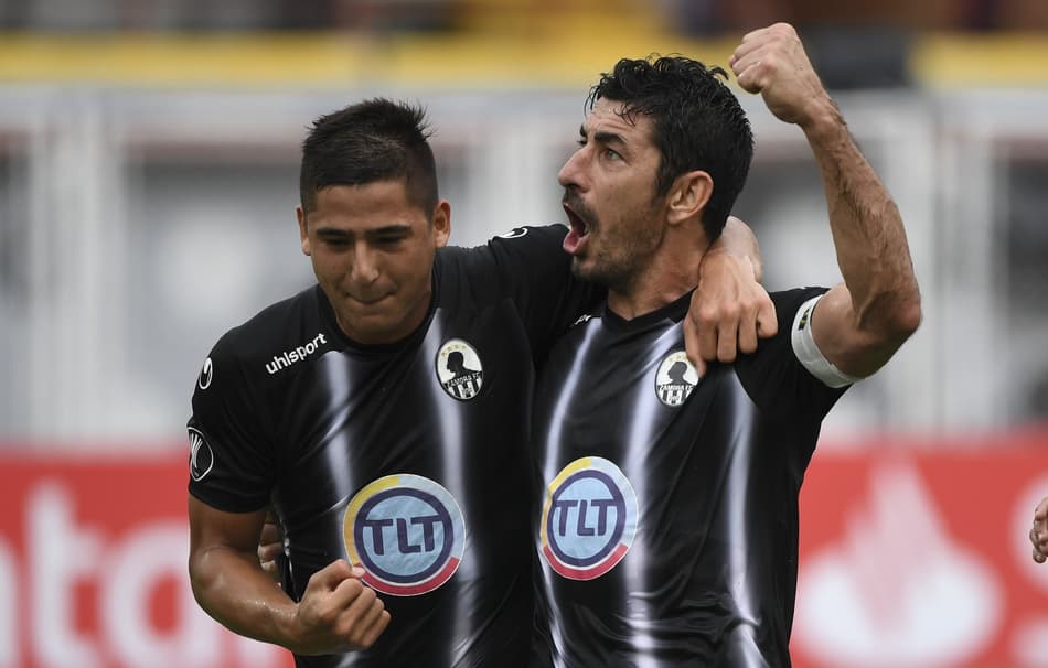 Zamora ganha do Cerro Porteño e joga Atlético-MG para a lanterna do grupo