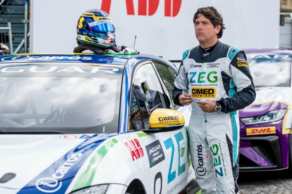 Cacá Bueno lidera primeiro treino do Jaguar I-PACE eTROPHY em Paris