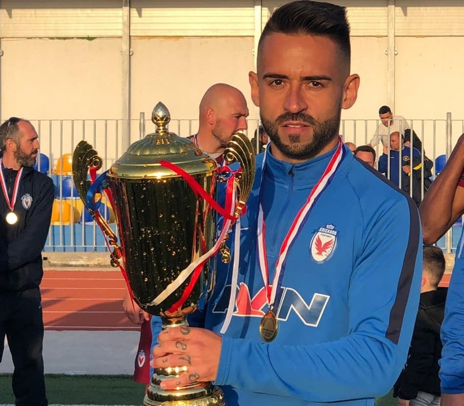 Campeão na Grécia, Ricardinho projeta crescimento no futebol europeu