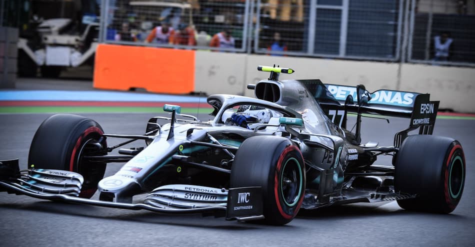GP do Azerbaijão: Bottas garante a pole em nova dobradinha da Mercedes; Leclerc bateu