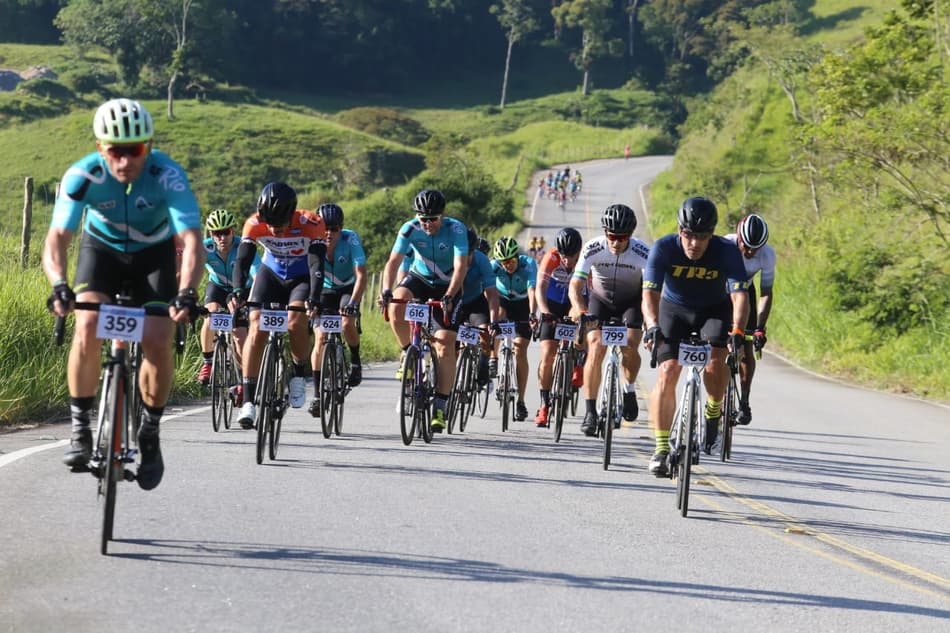 Prova de ciclismo reúne mil atletas amadores no Rio de Janeiro