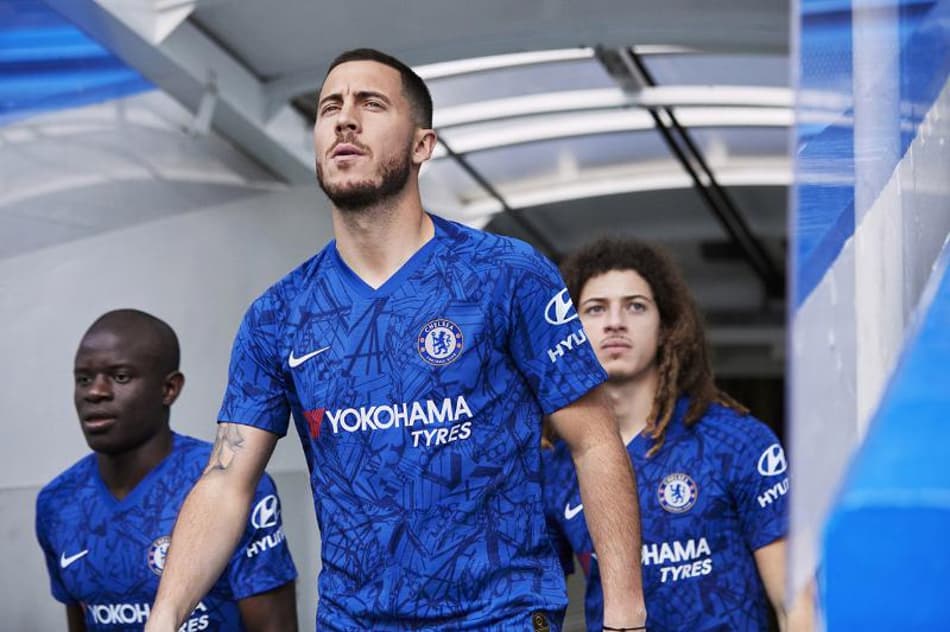 Chelsea e Celtic lançam camisas 1 para a próxima temporada; veja fotos