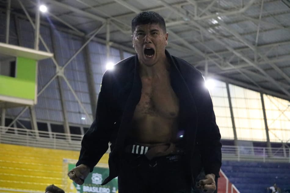 Absoluto na faixa-marrom, Victor Hugo brilha no Brasileiro de Jiu-Jitsu