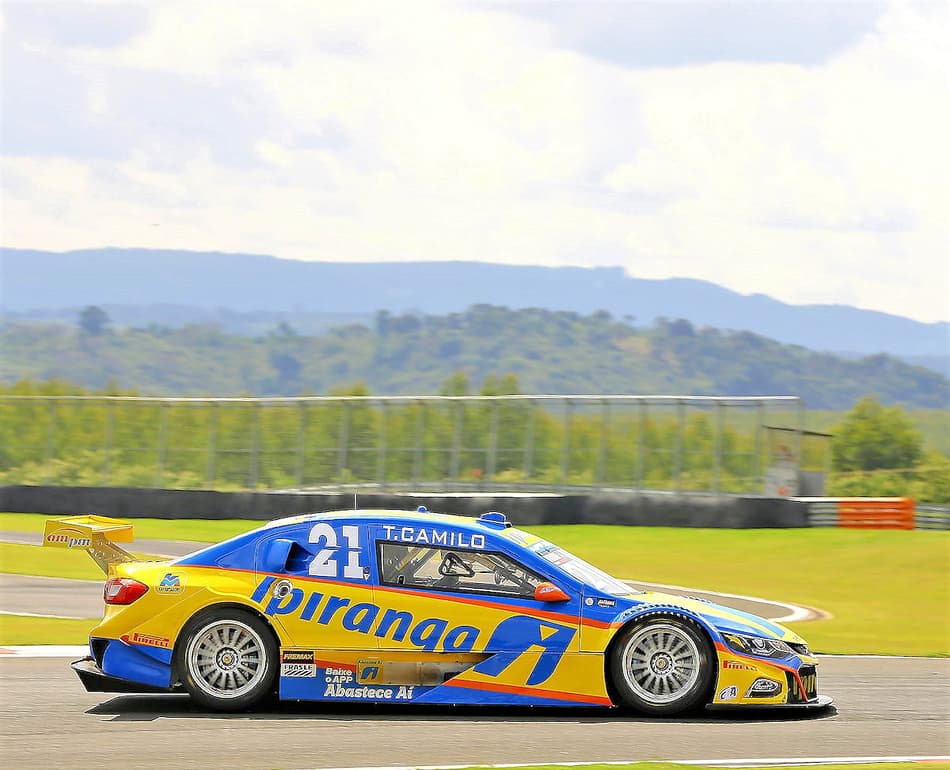Primeira corrida da Stock Car teve vitória de Thiago Camilo no Velo Città
