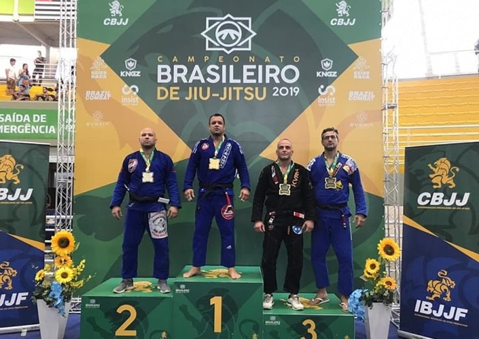 Aos 43 anos, veterano do MMA brilha e coleciona títulos no Jiu-Jitsu