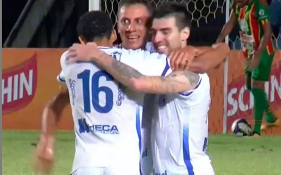 Emprestado pelo Bota, Gorne marca e ajuda Confiança na Copa do Nordeste