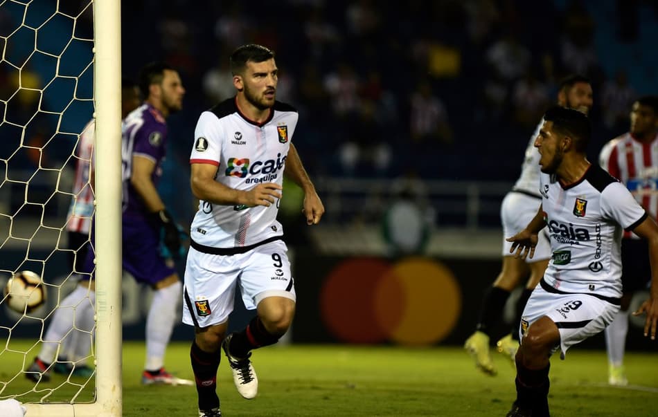 Melgar vence o Junior Barranquilla e garante vaga na Sul-Americana
