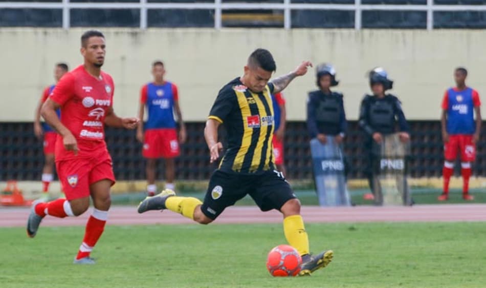 Após oito meses, Ronaldo Lucena retorna aos gramados na Venezuela