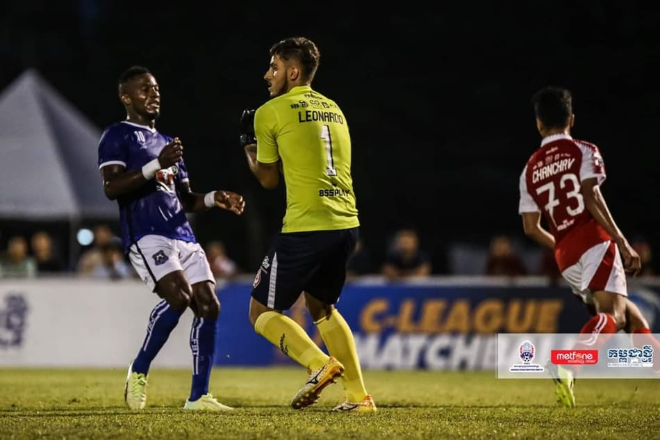 Goleiro ex-Bota e Fla celebra chance na Ásia: 'Tenho muito a ganhar'