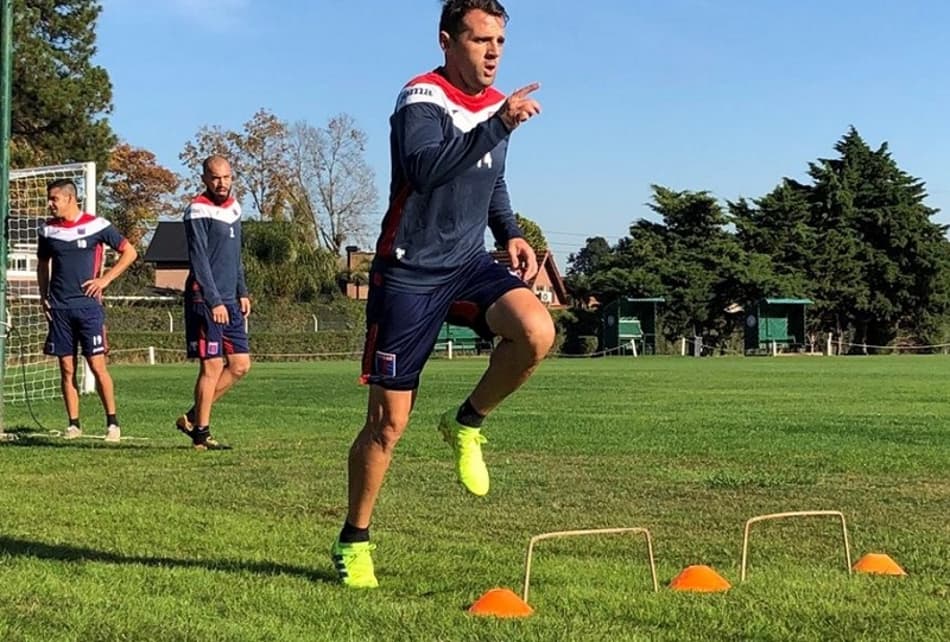 Lembra dele? Walter Montillo entra na mira de ex-clube