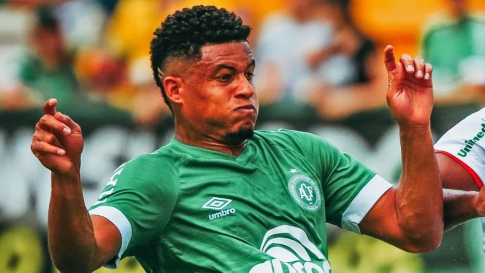 Joílson destaca surpresa na classificação da Chape e clima diferente para retorno do estadual