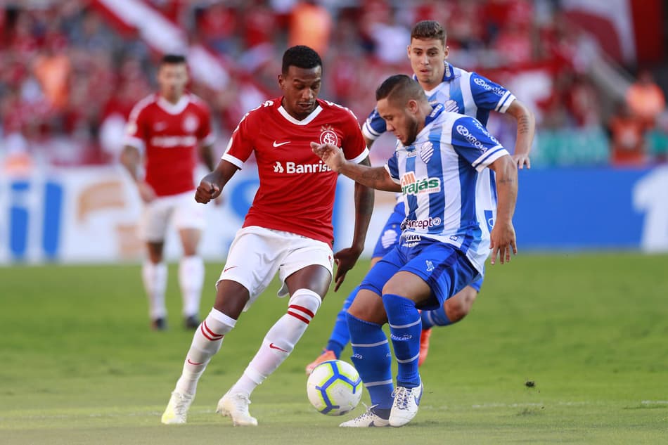 Na luta contra a queda, CSA recebe o Internacional