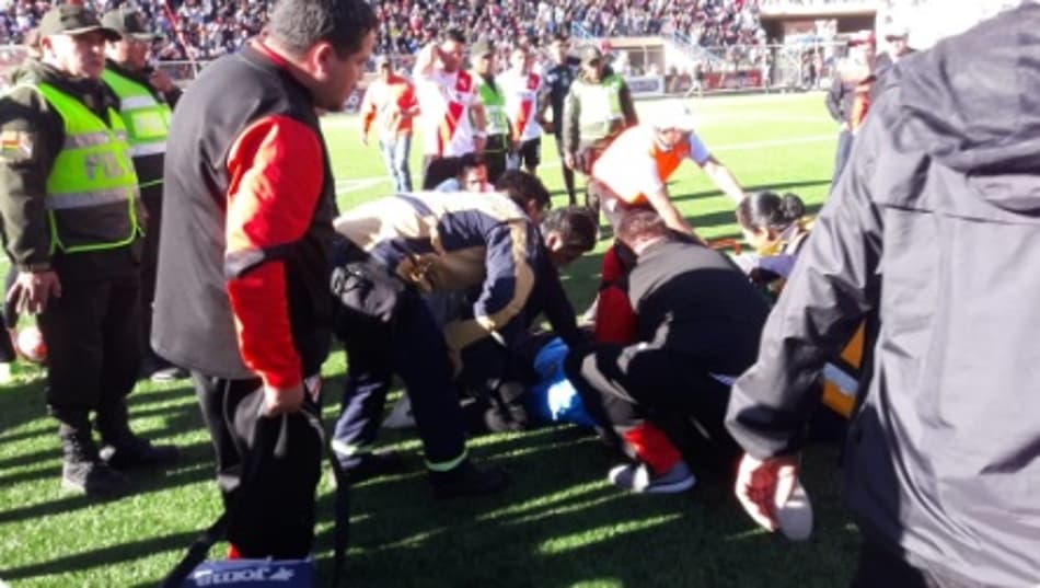 Árbitro morre em campo na Bolívia. Veja!