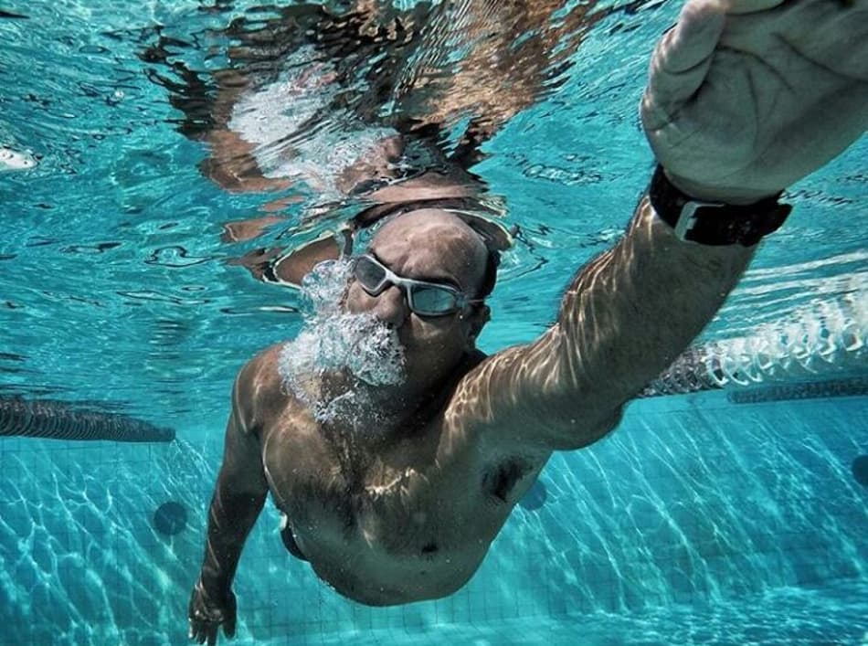 Após 33 anos nas drogas e descobrir HIV, atleta do Vasco ‘renasce’ através do esporte e vai disputar o Iron Man