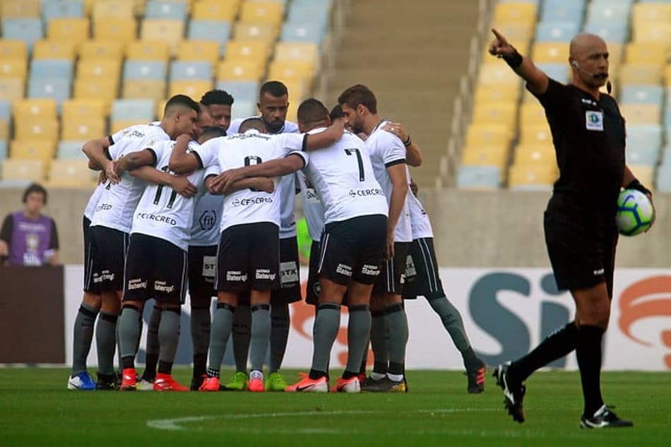 Botafogo tem bons números contra líderes de Brasileirão no século