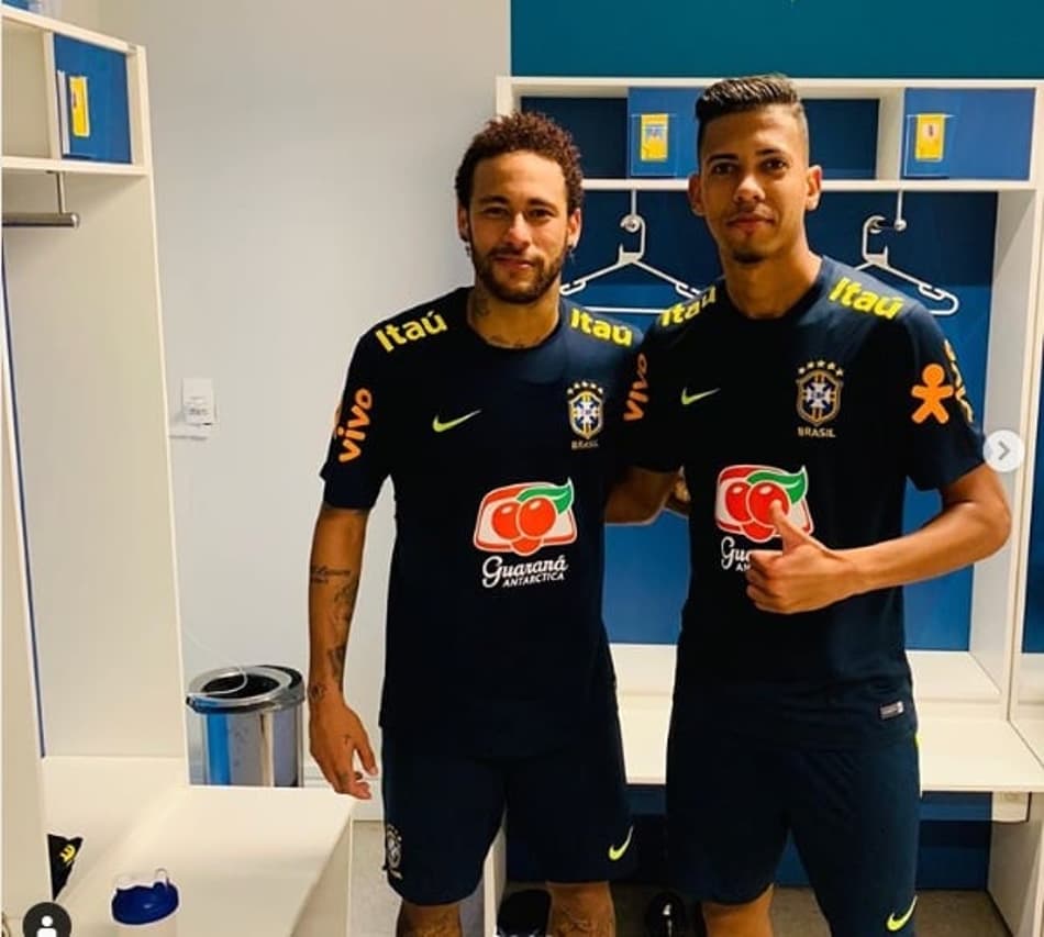 Neymar leva drible desconcertante de lateral sub-20 do Cruzeiro
