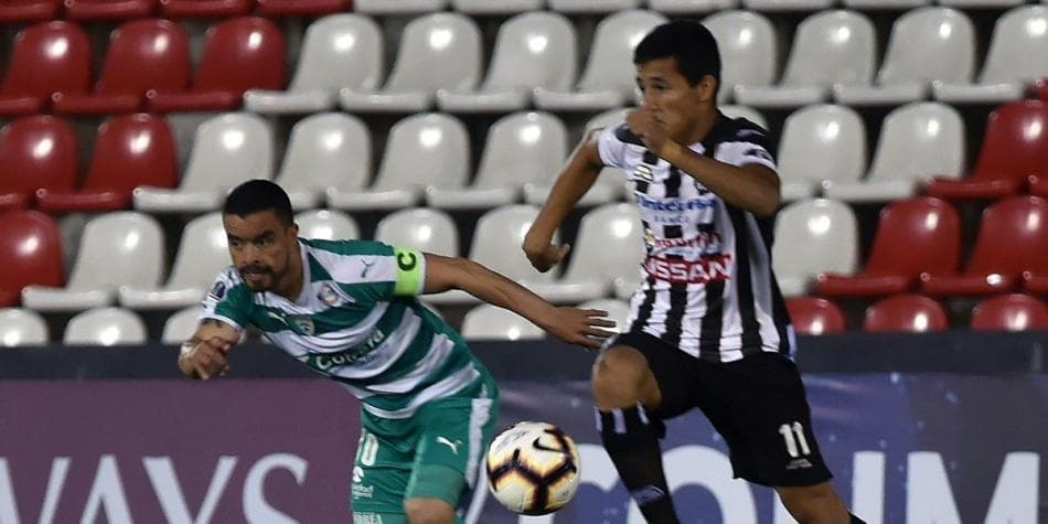 Em duelo repleto de expulsões, La Equidad elimina o Deportivo Santaní