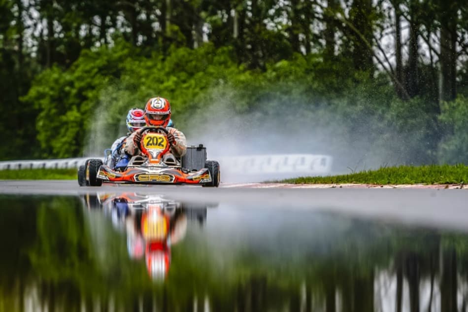 Sul-Americano de Kart começou com quase 120 pilotos na pista