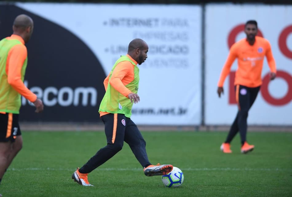 Treino do Inter no CT Parque Gigante pensando no Avaí tem retorno de Patrick