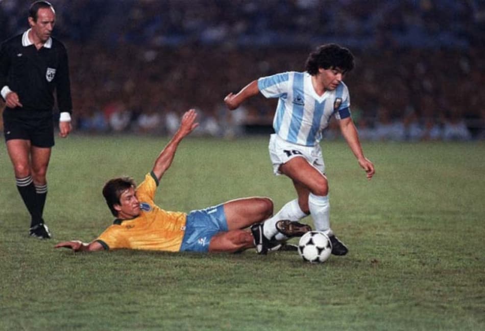 Maradona e Dunga - Brasil x Argentina (1989)