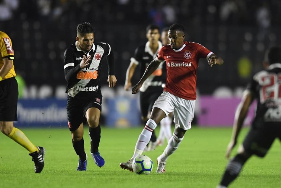 Andrey vê 'Caldeirão' São Januário como caminho para Vasco deixar o Z4