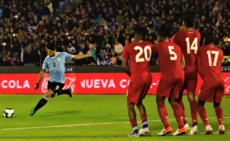 Luis Suárez coloca o Uruguai como favorito na Copa América