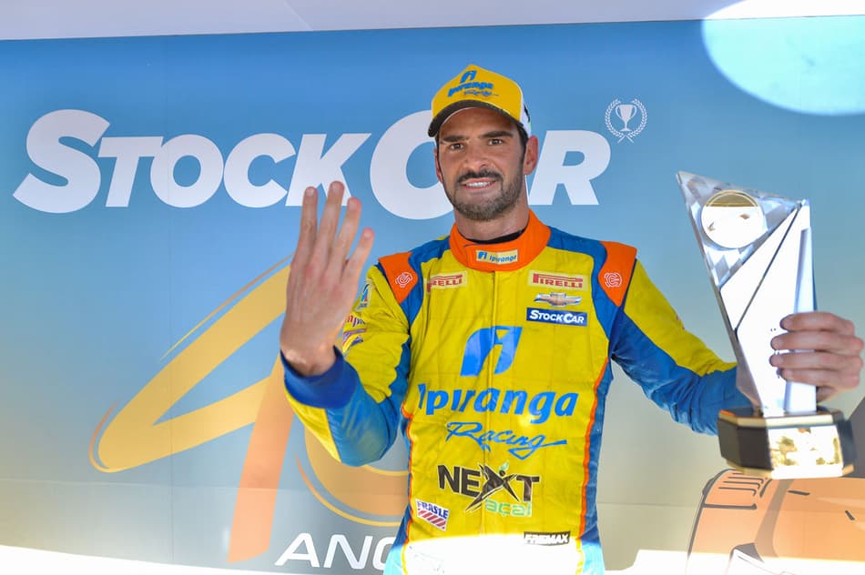 Thiago Camilo faz a pole em Londrina e garante os "100%" na Stock Car