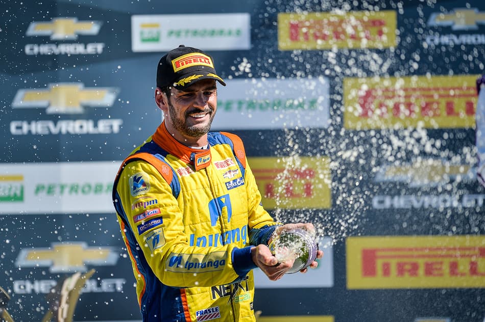 Thiago Camilo recupera vitória de Goiânia é líder da Stock Car