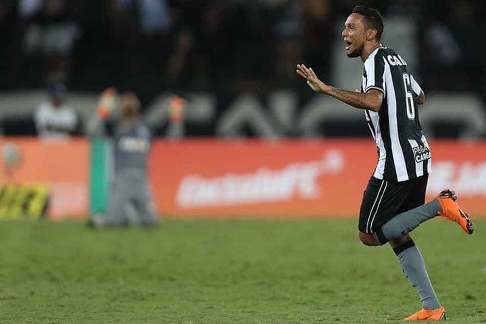 Em reencontro especial para Gilson, Botafogo quer fechar parada em alta