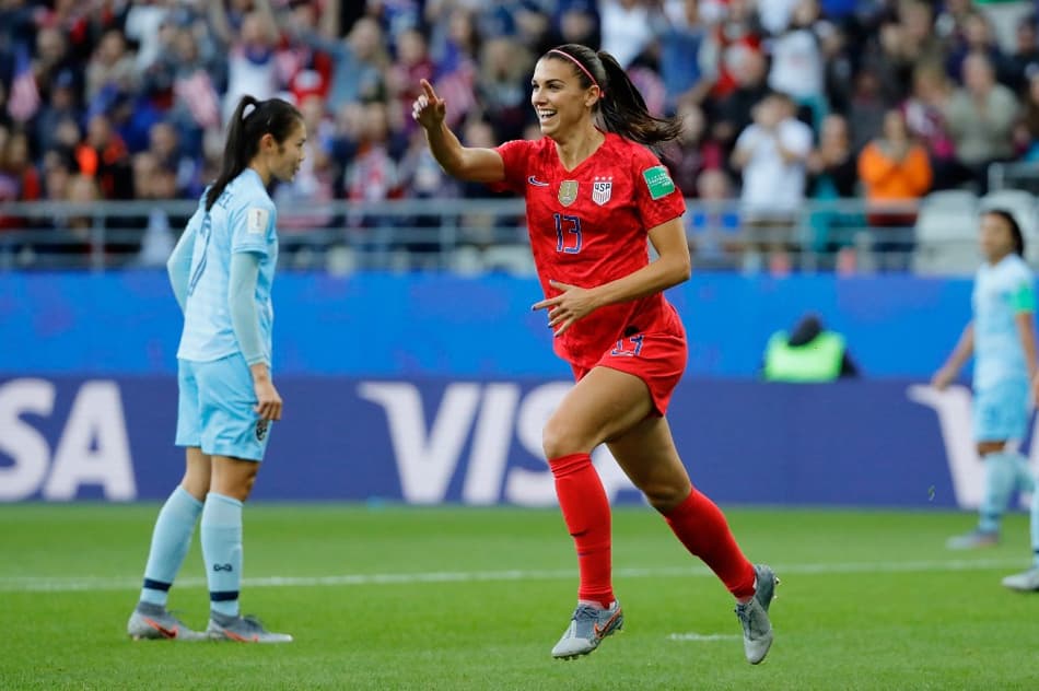 Alex Morgan afirma que Brasil poderia ter chegado à final da Copa se tivesse apoio da CBF