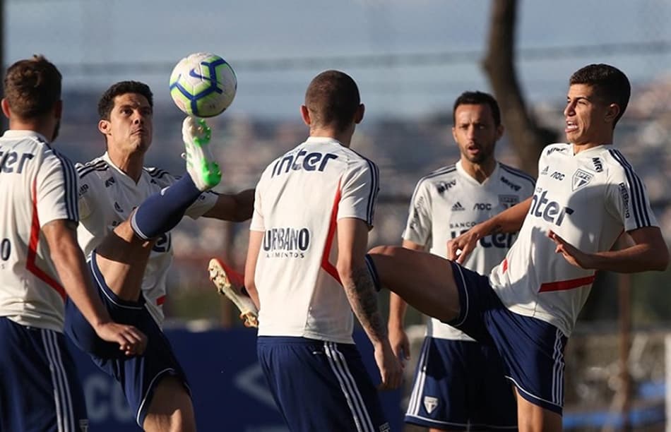 São Paulo busca vitória em BH para melhorar impressão antes da pausa