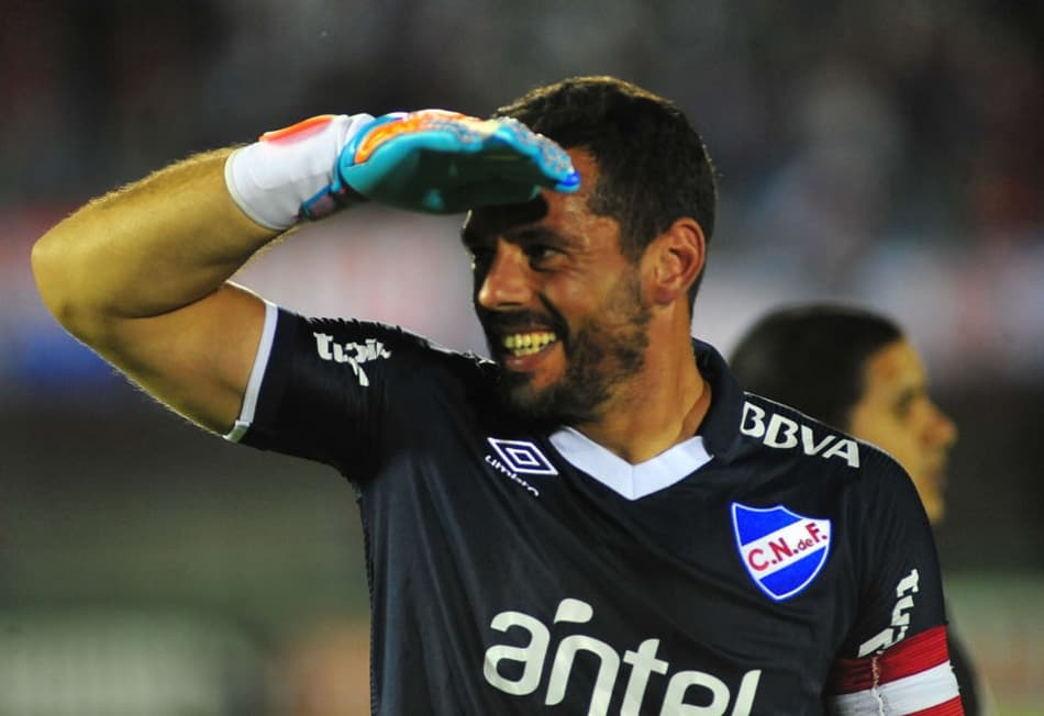 Esteban Conde deixa o Nacional e jogará no Banfield