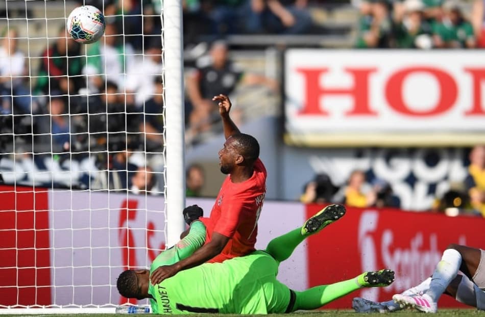 Com tentos de "garoto prodígio", Canadá goleia Martinica na Copa Ouro