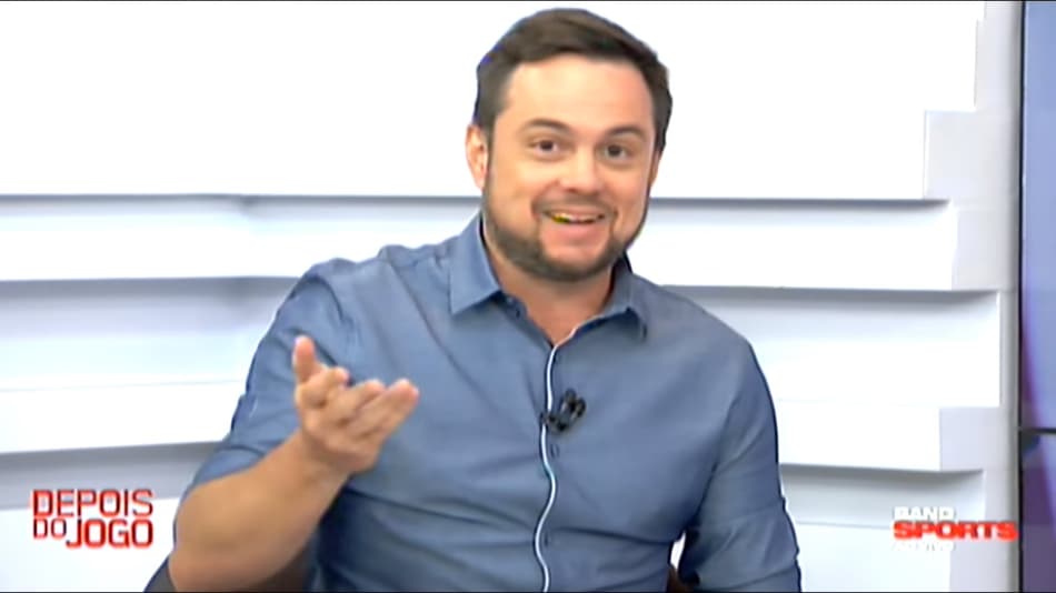 Vídeo: Apresentador pede licença e ‘abandona’ programa ao descobrir nascimento do filho