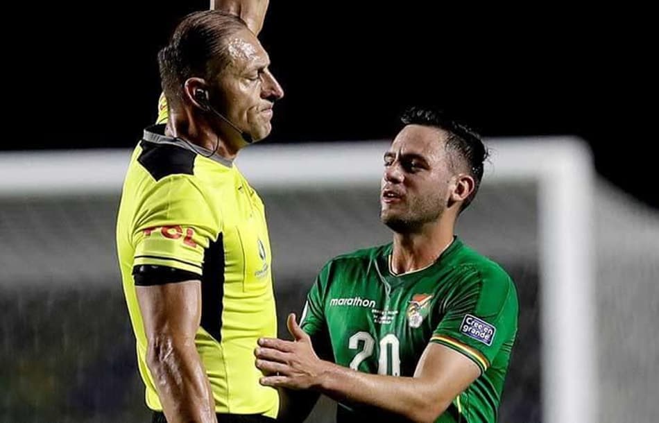 Jogador da Bolívia desabafa via rede social e desafia imprensa local