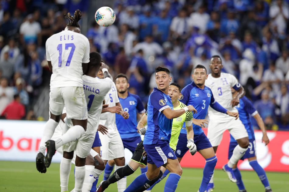 Copa Ouro: Honduras goleia El Salvador e Curaçao fica com a vaga no mata-mata