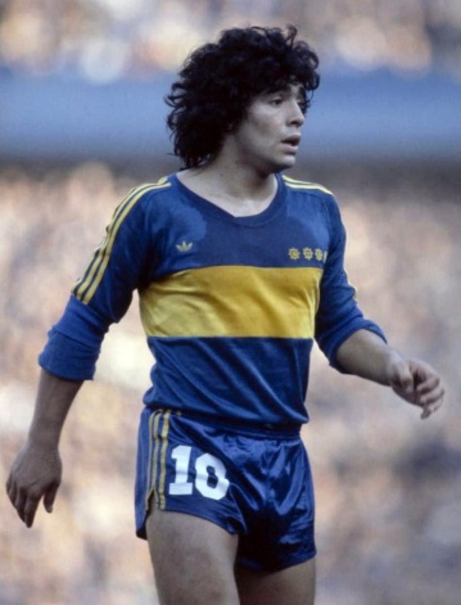 Adidas faz oferta de quase R$ 40 milhões por ano ao Boca e pode tirar posto da Nike