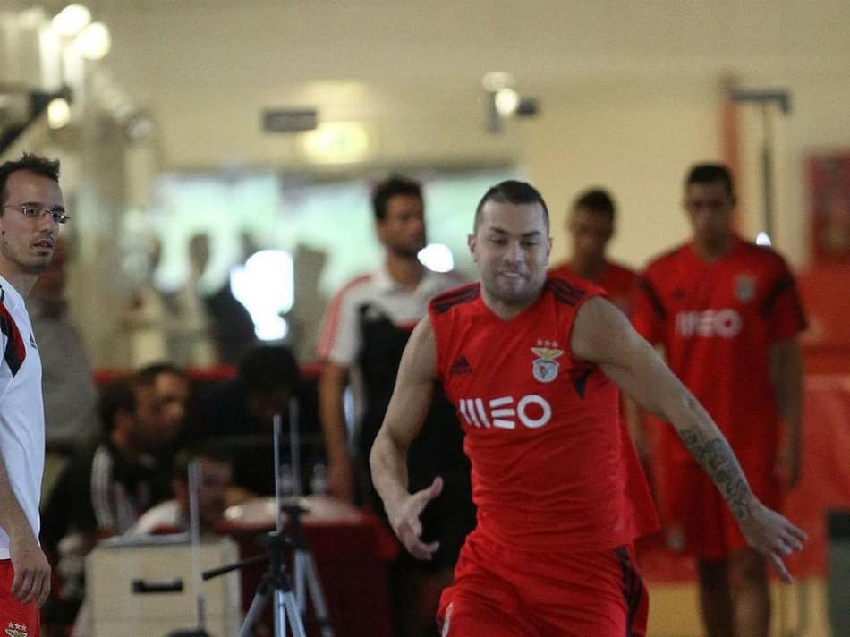 Sem clube na Europa, meio-campo se aproxima de acerto com time sul-americano