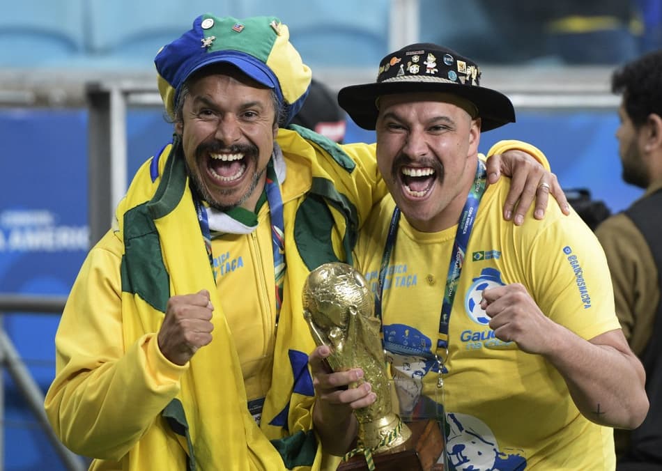 Com muita festa, público da Arena para ver Seleção bate recorde