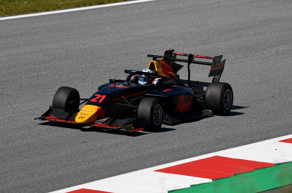 F-3: Juri Vips larga em terceiro, ultrapassa líder na quinta volta e vence primeira no Red Bull Ring