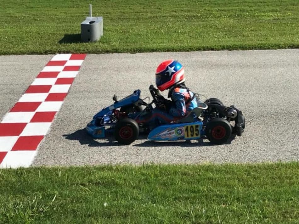 Enzo Vidmontiene vence 4 corridas e conquista título no kart americano