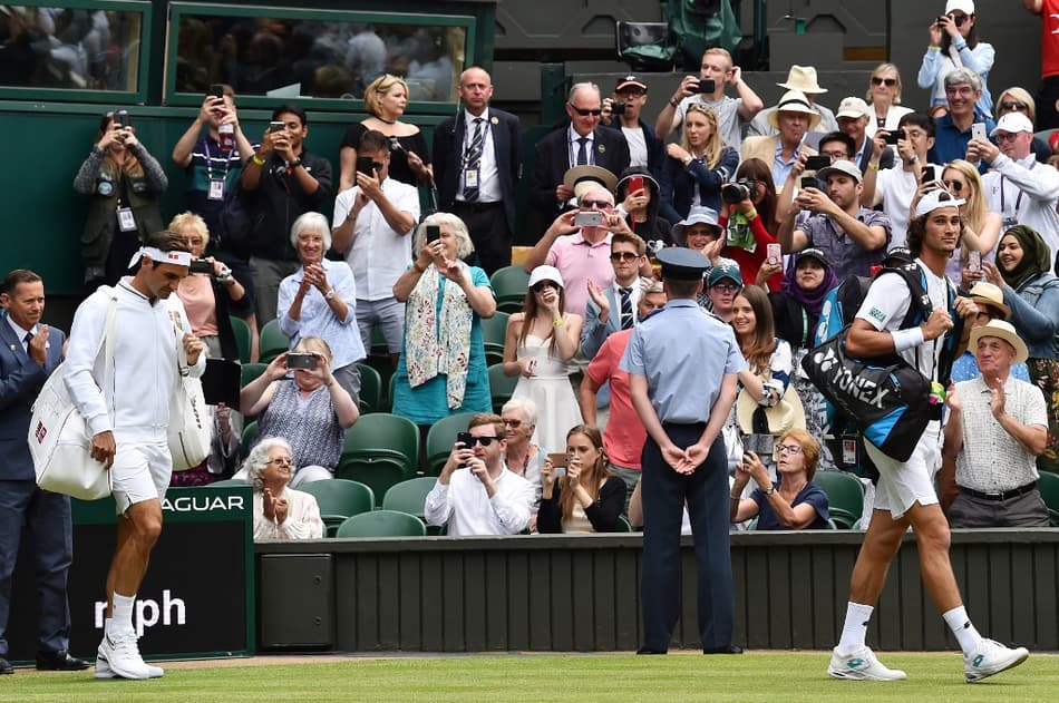 Federer passa por francês e pega embalado italiano nas oitavas em Wimbledon