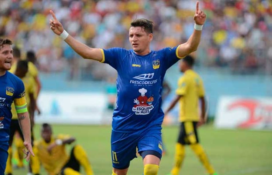 Blog do Garone: Carlos Garcés, Cariús, Anangonó ou Tiago Reis: qual o atacante ideal para o Vasco?